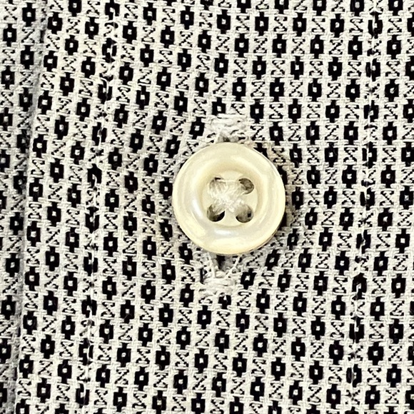 Kirkland Signature men’s XXL Non-Iron short sleeve Shirt - Black / White pattern - Picture 11 of 12